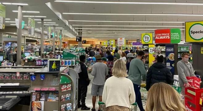 國內的限電限產，全球都慌了